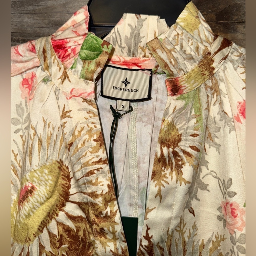 NWT Tuckernuck Dress Crawford Floral
Flutter Sleeve Sun Faded Mini Dress Size S - Picture 5 of 7